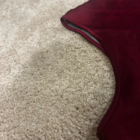 Jennifer Lopez Women's Burgundy Satin Top Sz. XL - Picture 8 of 8